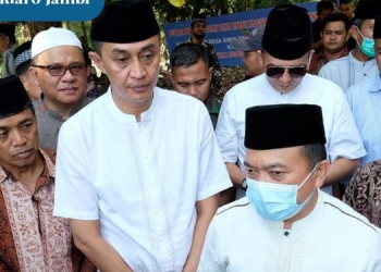 Pj Bupati Bachyuni Dampingi Gubernur Serahkan Bantuan Hewan Qurban