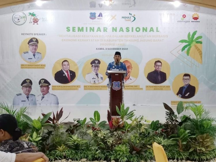 Bupati Tanjab Barat Buka Seminar Revitalisasi Kejayaan Kelapa Dalam