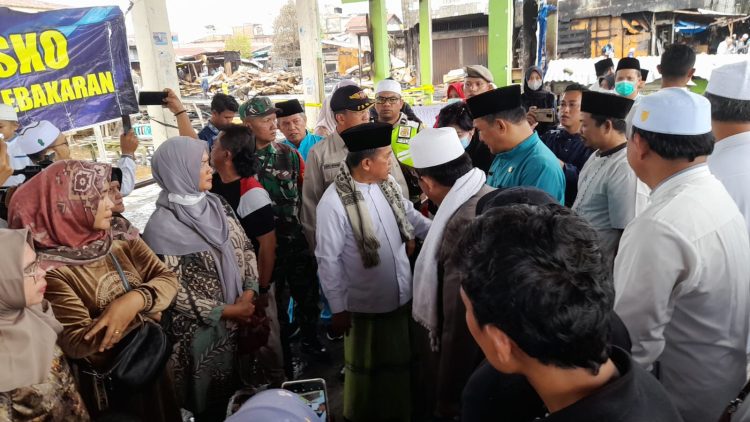 Gubernur Jambi Tinjau Lokasi Kebakaran di Kualatungkal