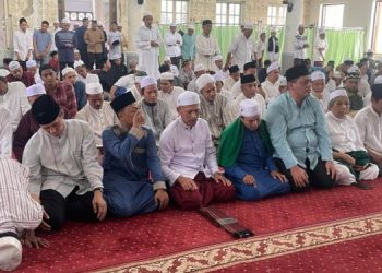 Kemas Al Farabi Hadiri Ziarah Kubro dan Haul Masyayikh 1 Abad Perukunan Tsamaratul Insan