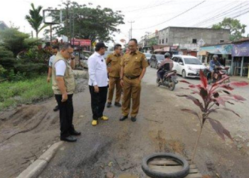 Komisi III DPRD Provinsi Jambi Tinjau Jalan Buluran Rusak