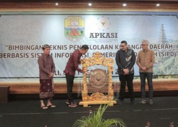Pj.Bupati Muaro Jambi Hadiri Bimtek Pengelolaan Keuangan Berbasis (SIPD) 2023