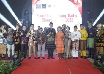 PJ Bupati Bachyuni Hadiri Malam Puncak Pemilihan Bujang Gadis Muaro Jambi 2023