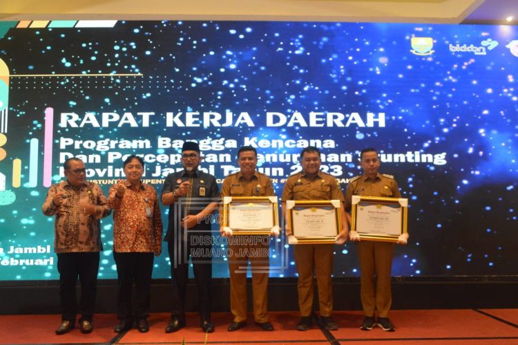 Pemkab Muaro Jambi Terima Penghargaan Terbaik II dalam Upaya Menurunkan Stunting di Provinsi Jambi