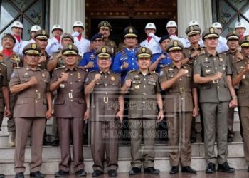 Pj Bupati Muaro Jambi Mengikuti Upacara HUT Satpol PP dan Damkar Tingkat Provinsi Jambi