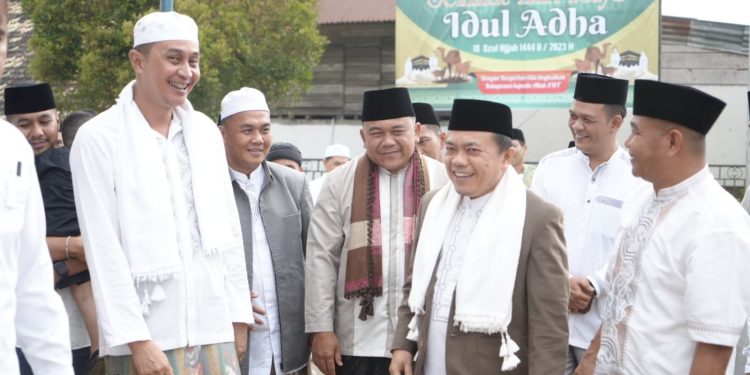 Pj. Bupati Muaro Jambi Sholat Idul Adha di Kelurahan Sengeti