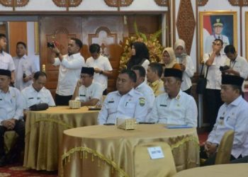 Sekda Muaro Jambi Hadiri Undangan Penyerahan Sertifikat Proper Periode Tahun 2021–2022