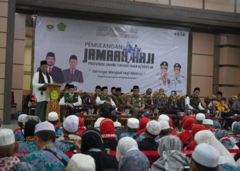 Wagub Sani Sambut Kepulangan 372 Jemaah Haji Jambi Kloter Pertama