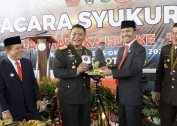 Ketua DPRD Provinsi Jambi Hadiri Upacara HUT TNI Ke-78 di Makorem 042/ Gapu