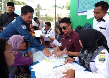 Pj Bupati Muaro Jambi Lakukan Pemantauan Langsung Proses Perekaman E-KTP