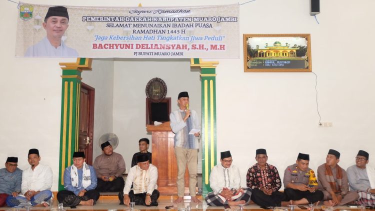 PJ Bupati Muaro Jambi Bachyuni Beserta Rombongan Ikuti Safari Ramadhan di Desa Mingkung Jaya