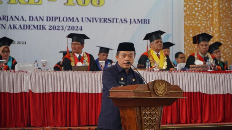 Hadir di Wisuda Unja, Al Haris: Generasi Muda Harus Pandai Mencari Peluang