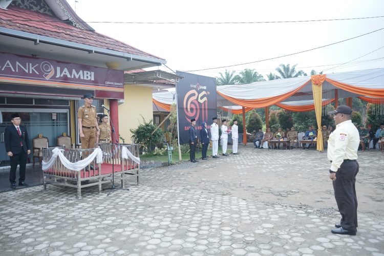 PJ Bupati Muaro Jambi Jadi Inspektur Upacara Peringatan Hari Ulang Tahun HUT Bank Jambi ke 61