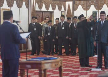 Sekda Budhi Hartono Hadiri Pelantikan dan Pengambilan Sumpah/janji Direktur PT Bank Pembangunan Daerah Jambi