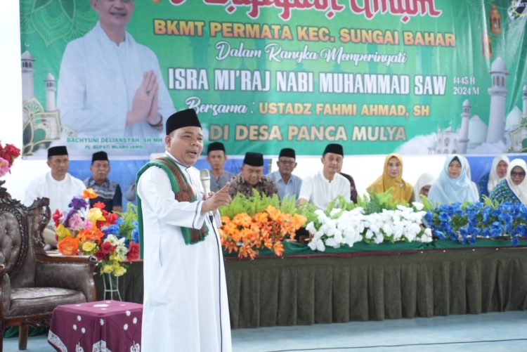 PJ Bupati Muaro Jambi, Sekda Beserta Ketua TP.PKK Hadiri Pengajian Umum di Kec. Sungai Bahar