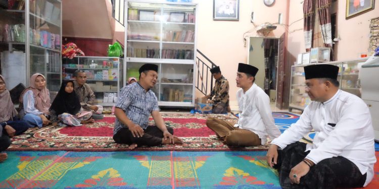 PJ Bupati Beserta Rombongan melayat ke Rumah Almarhum H. Z. Agani Bin Bodeng