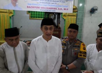PJ Bupati Muaro Jambi Bersama Sekda Buka Puasa Sekaligus Salat Tarawih di Desa Berkah