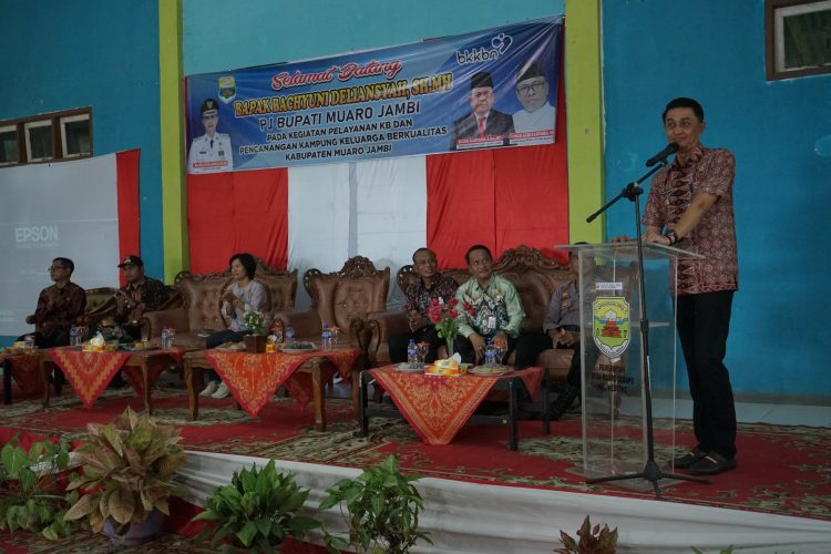 Pj Bupati Muaro Jambi Hadiri Kegiatan Pelayanan Keluarga Berencana (KB) di Sebapo