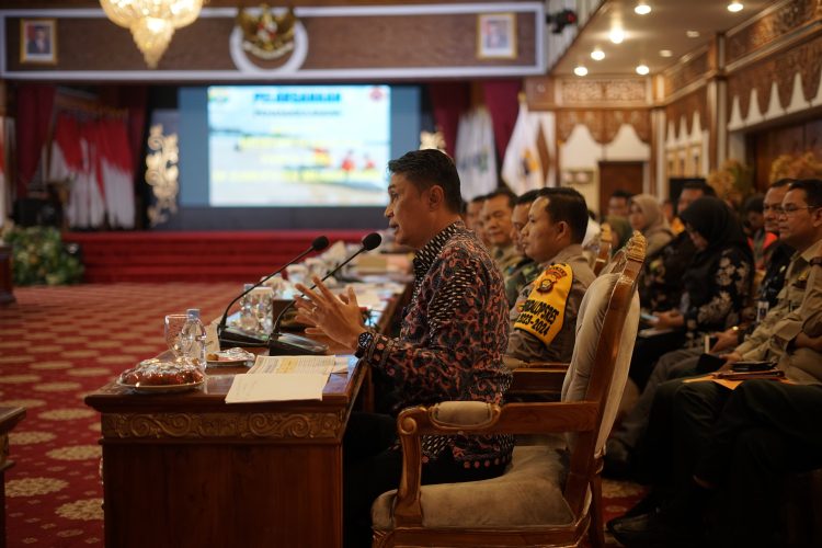 Pj Bupati Bachyuni Hadiri Rapat Koordinasi Penanganan Darurat Bencana Banjir dan Longsor di Provinsi Jambi