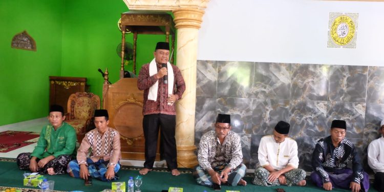 Sekda Budhi Hartono Hadiri Peringatan Isra Mi raj Desa Kebon IX Sungai Gelam