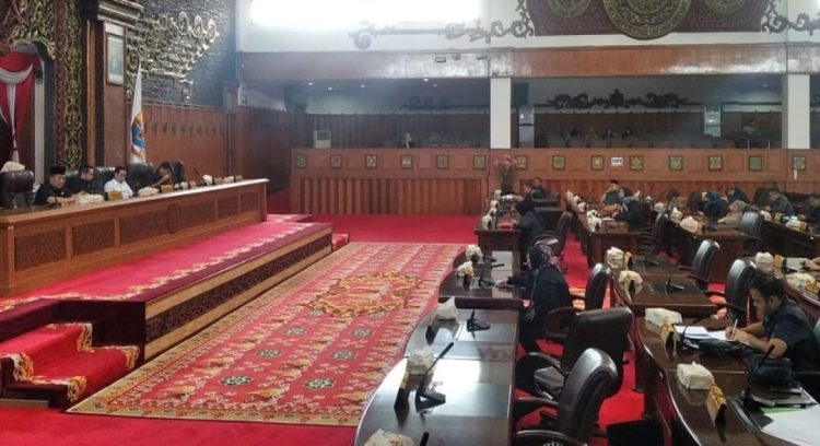 Fraksi DPRD Provinsi Jambi Soroti Proyek “Multiyear” dan Batu Bara Dalam Rapat Paripurna