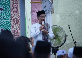 Pj Bupati Muaro Jambi Melaksanakan Sholat Idul Adha 1445H di Sengeti