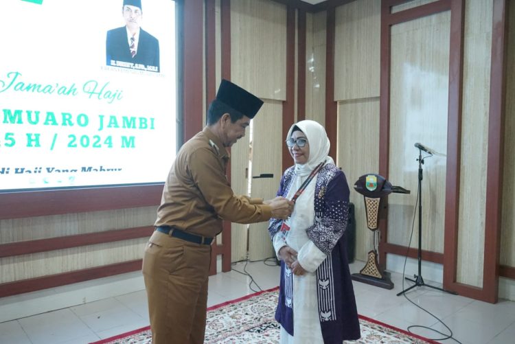 PJ Bupati Muaro Jambi Lepas Calon Jemaah Haji Asal Kabupaten Muaro Jambi