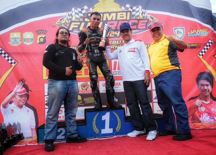 Pj Bupati Muaro Jambi Dampingi Gubernur Tutup Kejuaraan Balap Motor Jambi Fun Race Tahun 2024