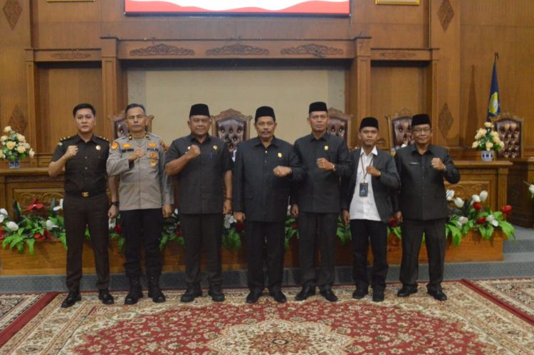 Sekda Budi Hartono Hadiri Paripurna Penyampaian Hasil Reses TA 2024