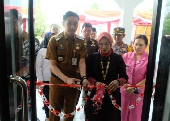 Pj Bupati Bachyuni Beserta Ketua PKK Secara Resmi Buka Galeri Dekranasda