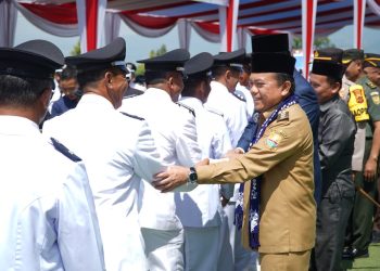 Gubernur Al Haris Hadiri Pengukuhan Perpanjangan Masa Jabatan Kades Se-Kabupaten Kerinci