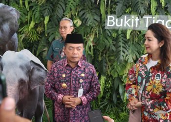 Gubernur Al Haris Apresiasi Permata Bank Lestarikan Konservasi Alam Bukit Tiga Puluh