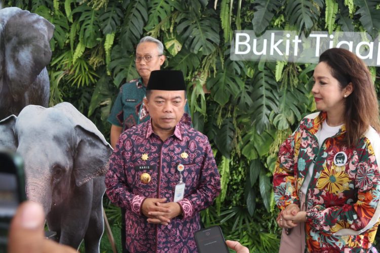 Gubernur Al Haris Apresiasi Permata Bank Lestarikan Konservasi Alam Bukit Tiga Puluh