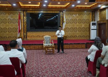 Pimpin Rapat Perdana, Pjs. Gubernur Sudirman Pastikan Pembangunan dan Pelayanan Masyarakat Tetap Berjalan