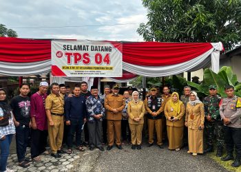 Sekda Prov Jambi H Sudirman bersama Walikota Jambi Tinjau Kesiapan Pelaksanaan Tempat Pemungutan Suara di Kota Jambi
