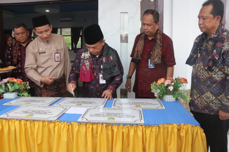 Gubernur Al Haris Resmikan 4 Gedung Baru SMA Negeri 2 Muaro Jambi