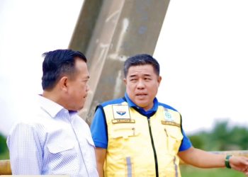 Kadis PUPR Jambi Dampingi Gubernur Al HAris Tinjau Pekerjaan Multiyears Jalan Suak Kandis