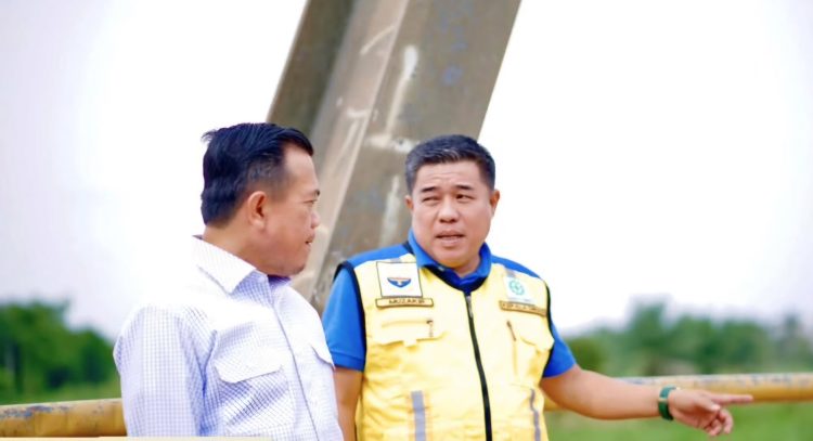 Kadis PUPR Jambi Dampingi Gubernur Al HAris Tinjau Pekerjaan Multiyears Jalan Suak Kandis