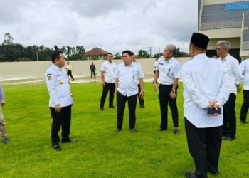 Kadis PUPR Jambi Dampingi Gubernur Tinjau Progres Stadion Swarnabhumi