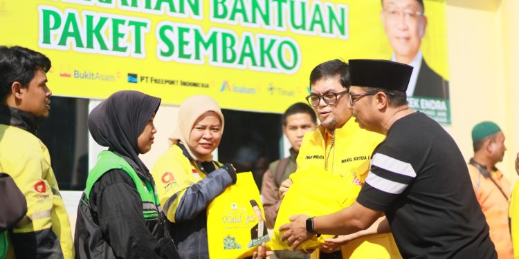 Ratusan Ojol Terima Sembako dari Cek Endra, Ribuan Paket Bantuan Disiapkan untuk Warga Jambi
